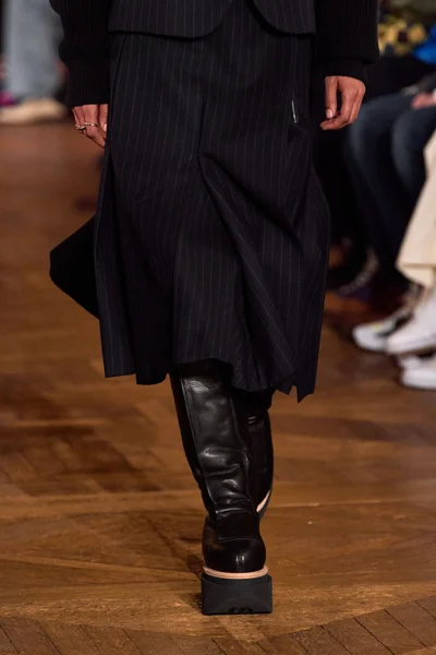 Look 32